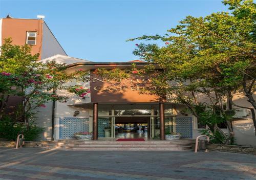 Nergos Garden Hotel