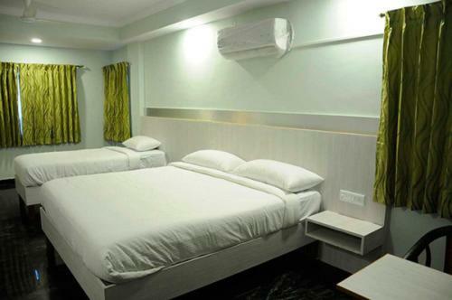 Hotel Central Square "a Couple Friendly Hotel"