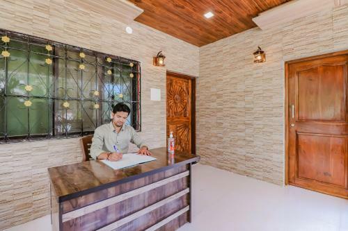 Hotel Oyo 79699 Snehaprabha The Landmark