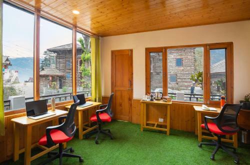 Robinhood Travel Hostel