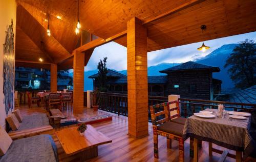 Robinhood Travel Hostel