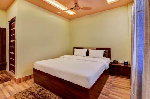 Hotel Oyo Collection O 80929 Roadside Inn