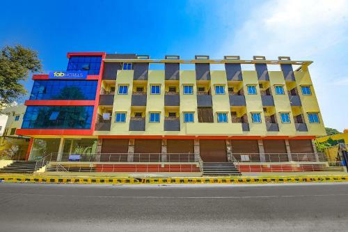 Fabhotel Bricknest Suites
