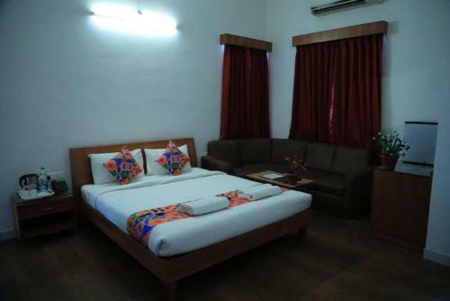Hotel Kumar's The White House
