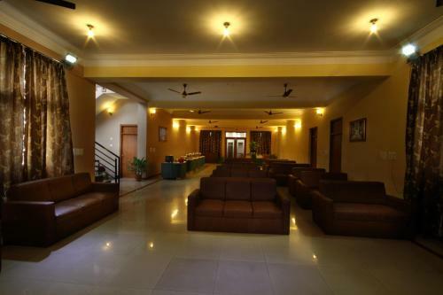 Hotel Kumar's The White House