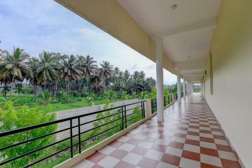 Hotel Ezzenza Royal Garden Brindavan Resort