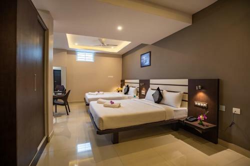 Hotel Aadya Elite
