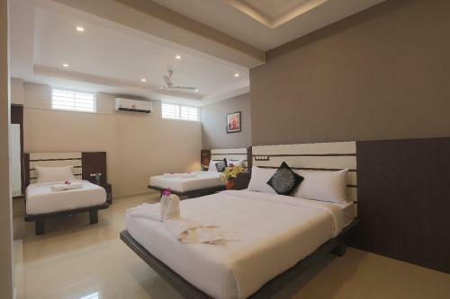 Hotel Aadya Elite