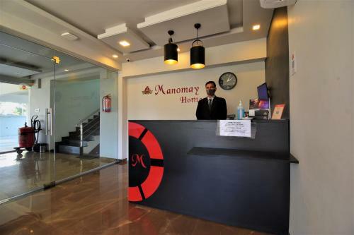 Hotel Manomay Homes