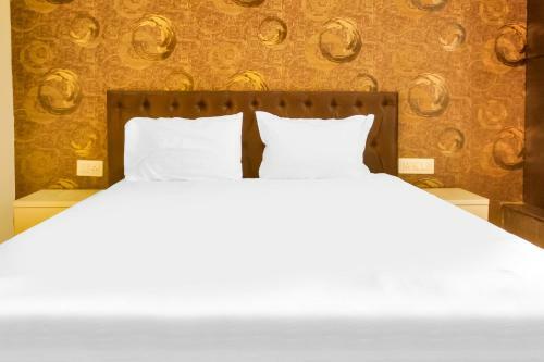 Collection O 81514 Hotel Royals Gold