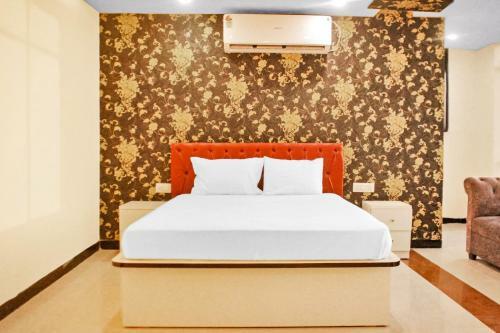 Collection O 81514 Hotel Royals Gold