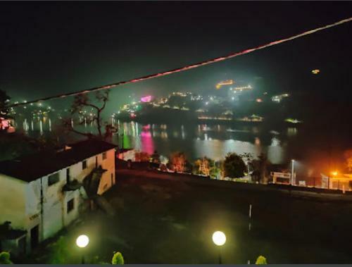Hotel Royal Rosette Lake View Bhimtal