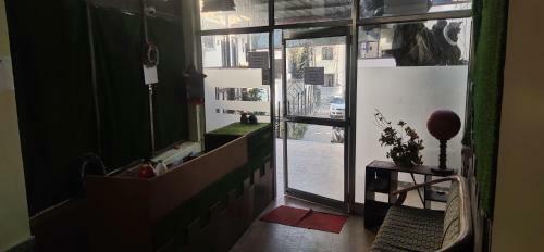 Hostal The Wood Resort