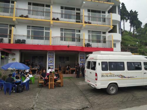 Royal Breeze Hotel & Restaurant
