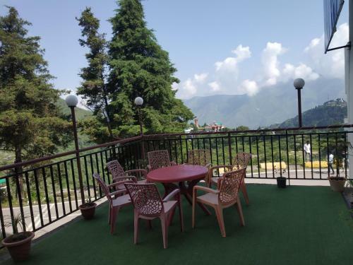 Royal Breeze Hotel & Restaurant