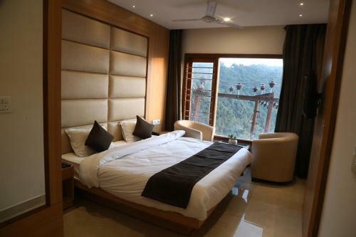 Hotel Shining Hills