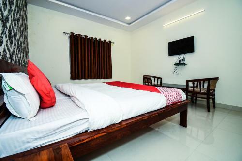 Hotel Oyo 28740 Empire Greens