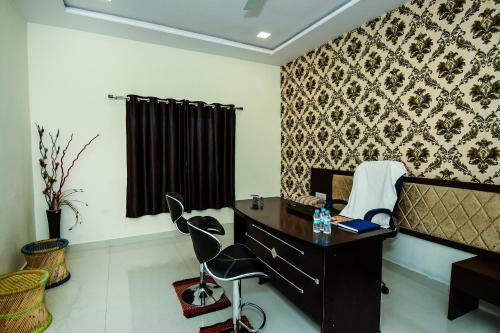 Hotel Oyo 28740 Empire Greens