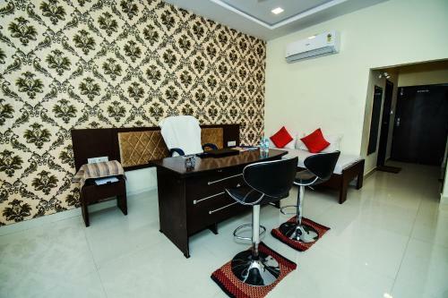 Hotel Oyo 28740 Empire Greens