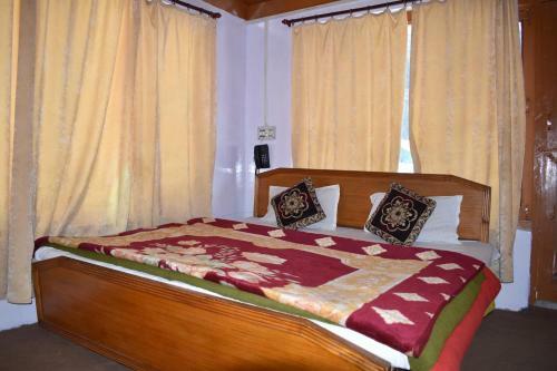 Hotel Gulfam Palace