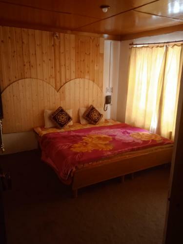 Hotel Gulfam Palace