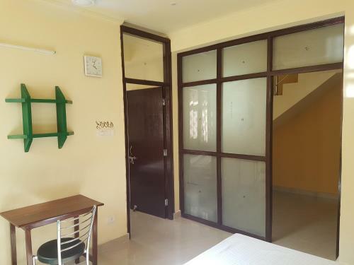 Bed & Breakfast Ekaant Homes (Dhouladhar Suite)