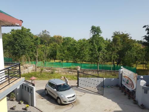 Bed & Breakfast Ekaant Homes (Dhouladhar Suite)