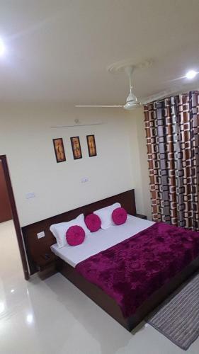 Bed & Breakfast Ekaant Homes (Dhouladhar Suite)