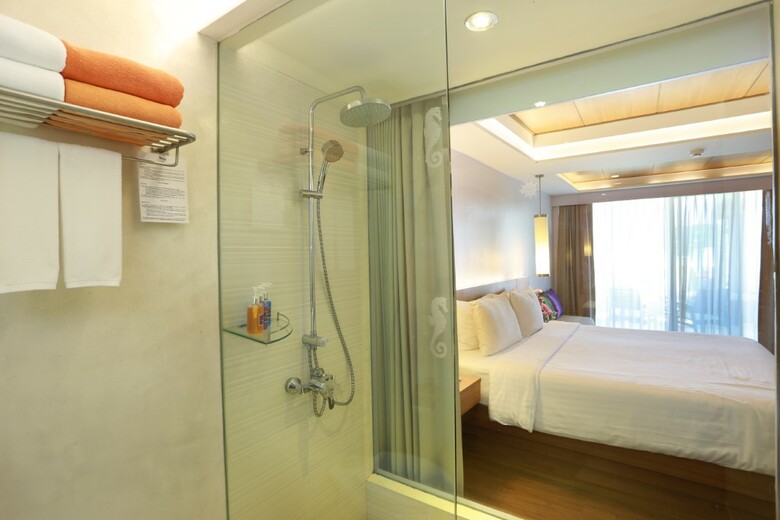 Hotel Karon Beach Resort & Spa