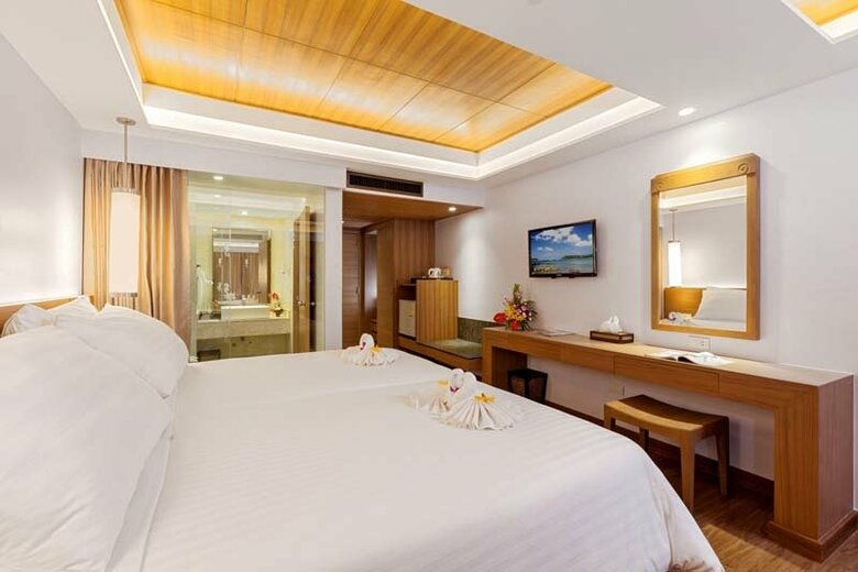 Hotel Karon Beach Resort & Spa