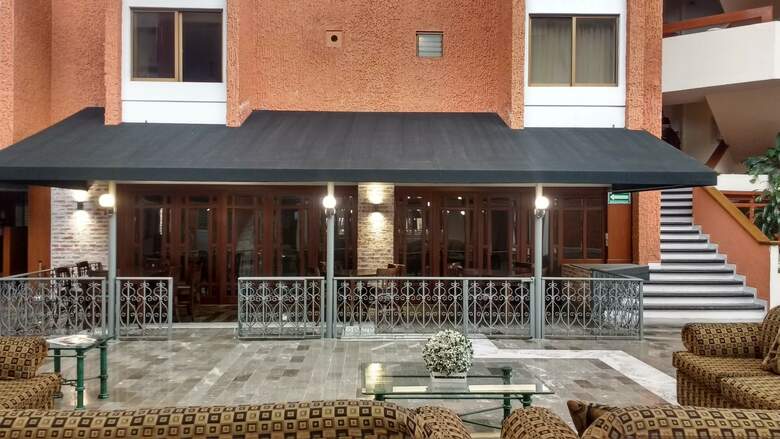 Hotel Country Plaza