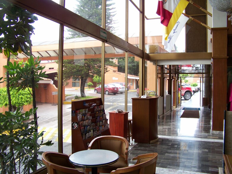 Hotel Country Plaza