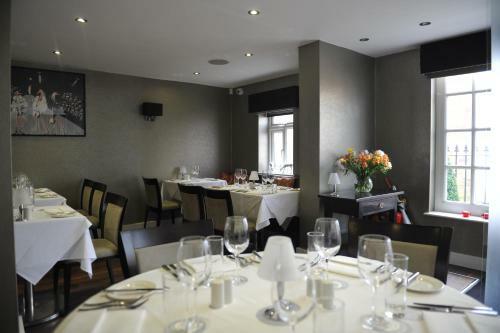 Hostal Savoro Restaurant With Rooms
