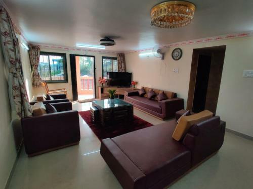 Villa Quinte Hills Residency