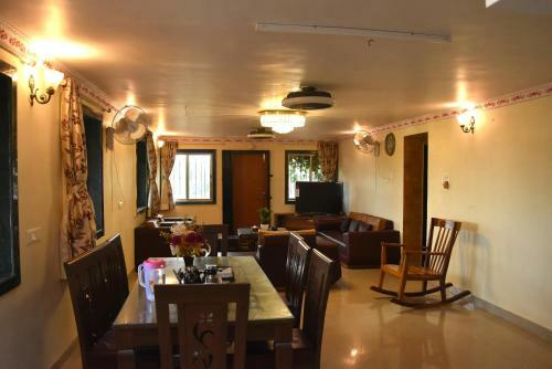 Villa Quinte Hills Residency