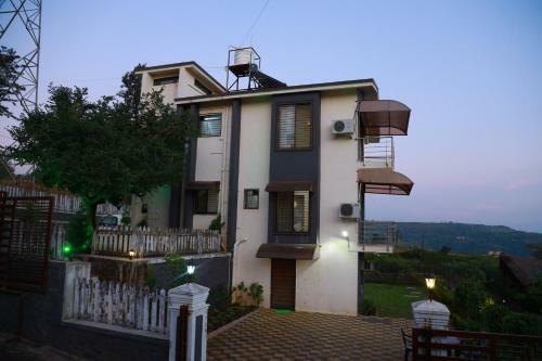 Hostal Vajra Villa