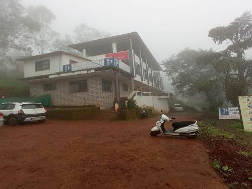 Hotel Panchgani Crown