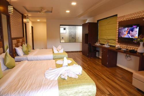 Hotel Stonarc Riverside Resort