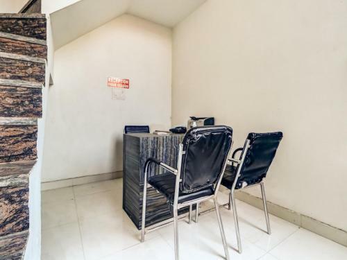 Hotel Oyo 85451 Four Season