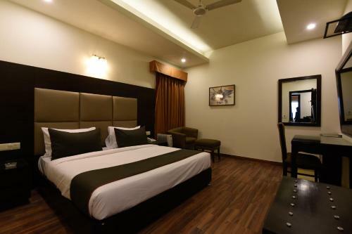 Hotel Collection O 39727 Tidel Park