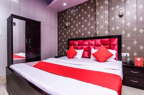 Hotel Oyo 22691 Royale Park Inn