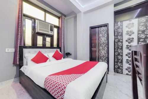 Hotel Oyo 27043 Kanak Residency