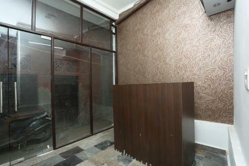 Hotel Oyo 35721 Delhi Continental