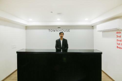 Hotel Vaccinated Staff- Oyo Townhouse 245 Sunder Vihar