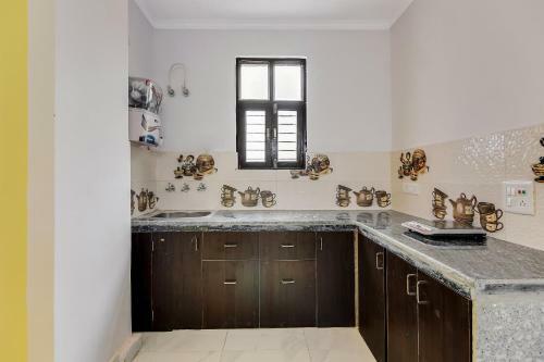 Hostal Oyo 47968 Dwarka Cozy Stay