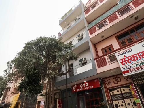 Hostal Vaccinated Staff - Oyo 78805 Decent Cozy Inn