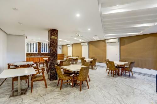 Hotel Capital O 73287 Planet Inn