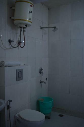 Hotel The Paramont Suites Delhi