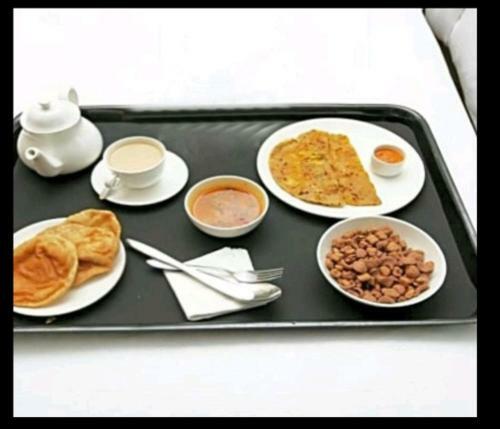 Hotel The Paramont Suites Delhi