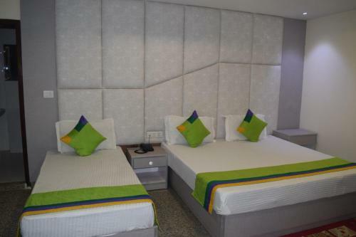 Hotel The Paramont Suites Delhi